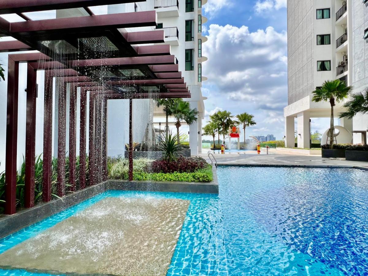 Royale Cottage Midvalley Netflix Pools 4 Pax Johor Bahru Dış mekan fotoğraf